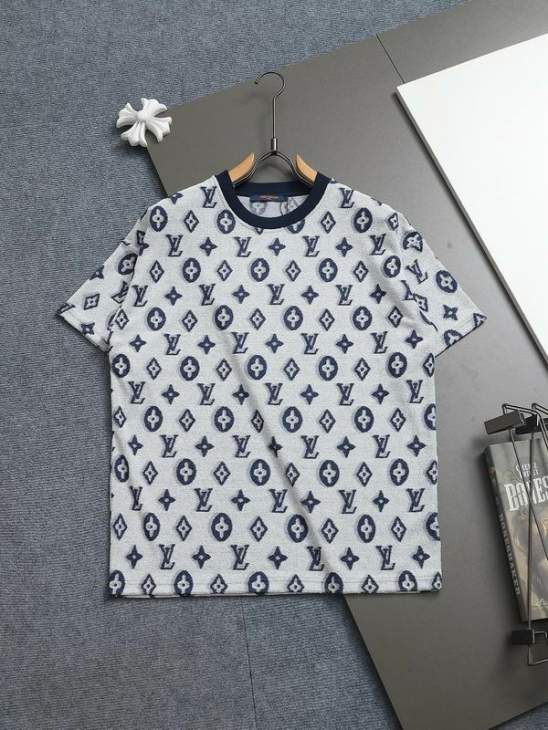 Picture of LV Shirt Pant Suits _SKULVXS-Lhltx1223793